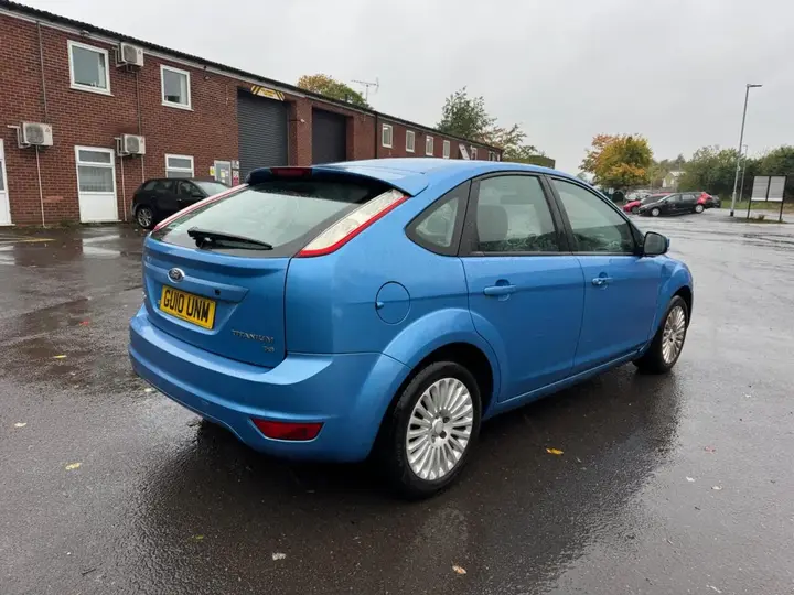 Ford Focus 2010 photo 4