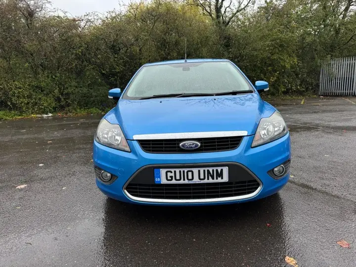 Ford Focus 2010 photo 2