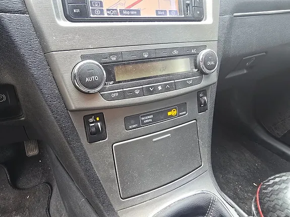 Toyota Avensis 2010 photo 5