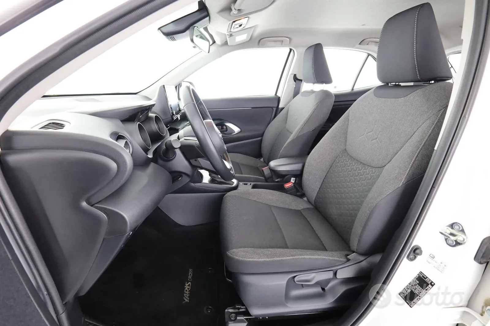 Toyota Yaris Cross 2024 photo 2