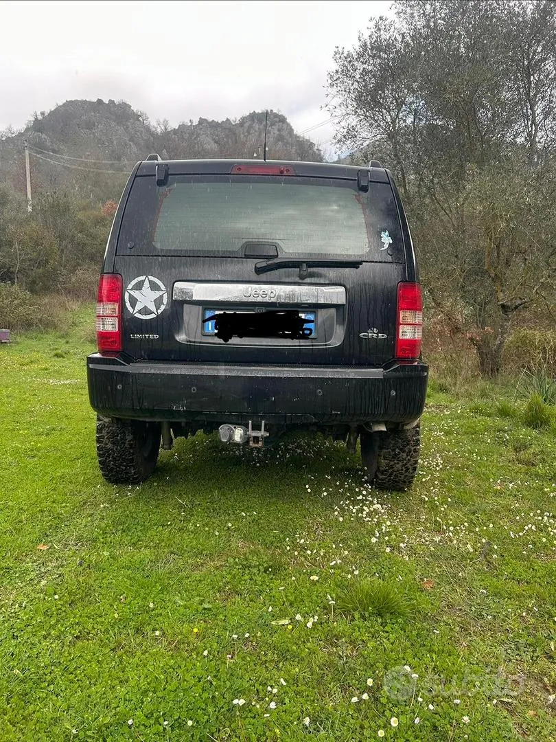 Jeep Cherokee 2009 photo 2