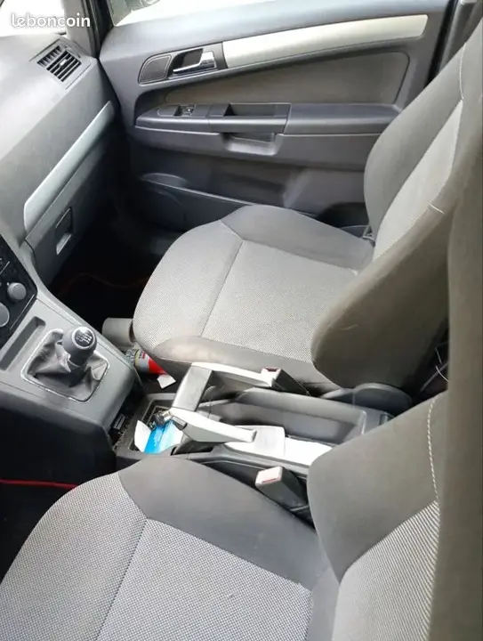 Opel Zafira 2010 photo 3