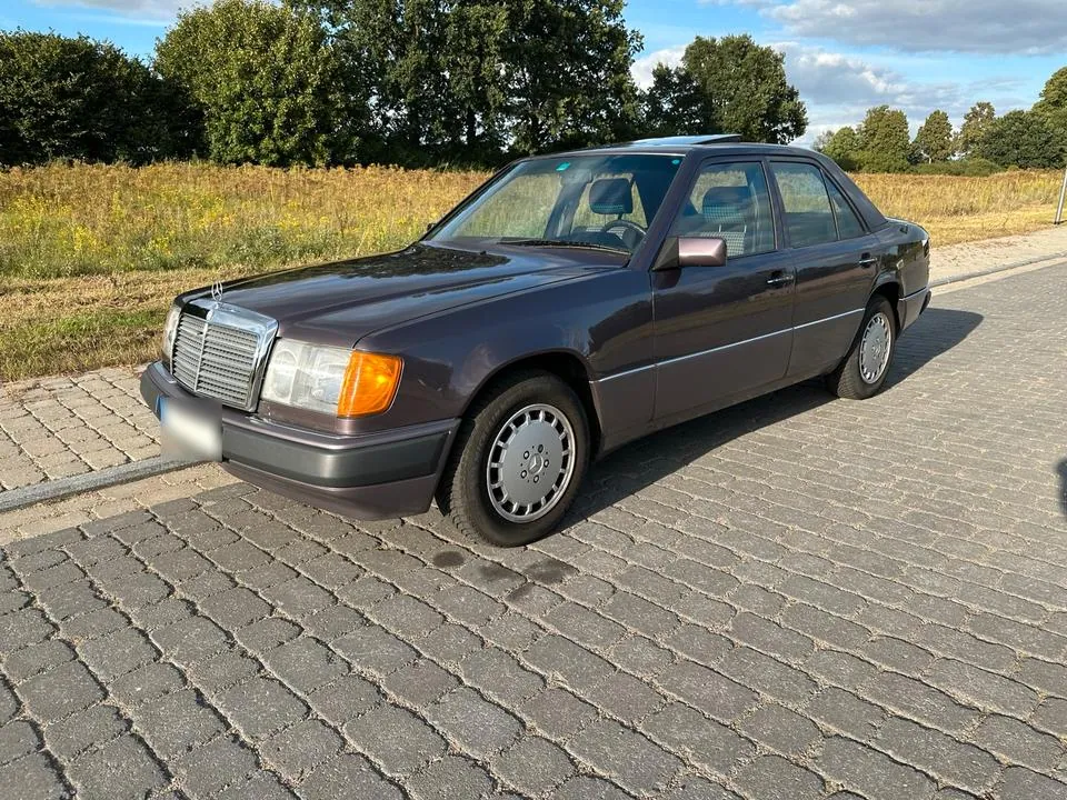 Mercedes-Benz W124