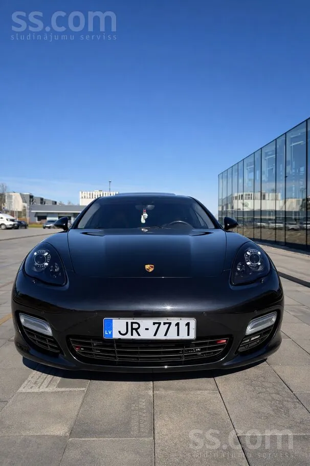 Porsche Panamera 2010 photo 2