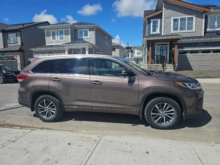 Toyota Highlander 2017 photo 3