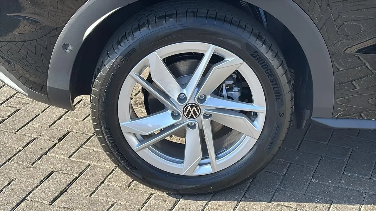Volkswagen T-Roc photo 5
