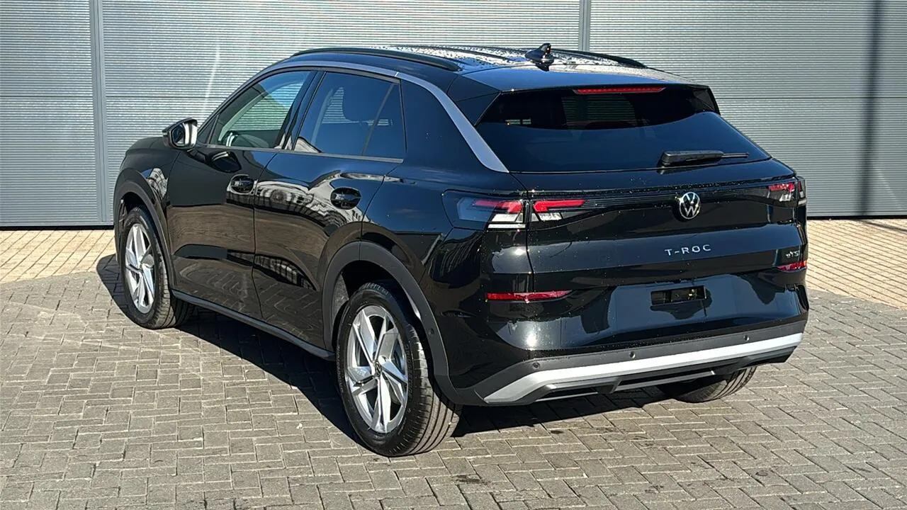 Volkswagen T-Roc photo 3