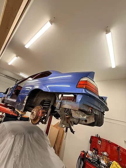 BMW 318I