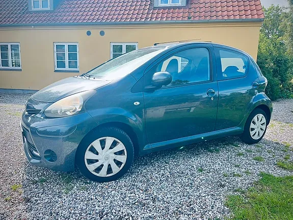 Toyota Aygo 2012 photo 3