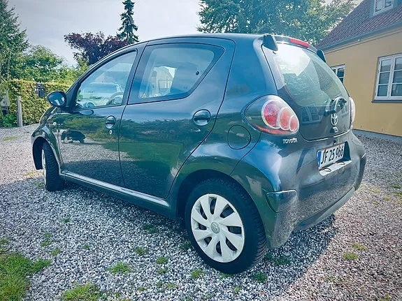 Toyota Aygo 2012 photo 4