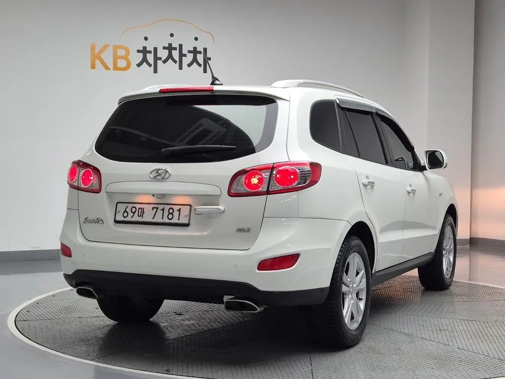 Hyundai Santa Fe 2011 photo 3
