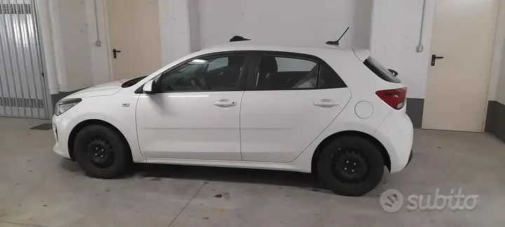 Kia Rio 2019 photo 2