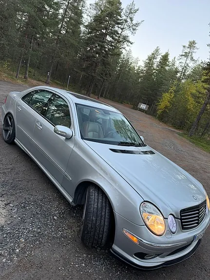Mercedes-Benz E500 2005 photo 3