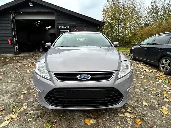 Ford Mondeo 2011 photo 2