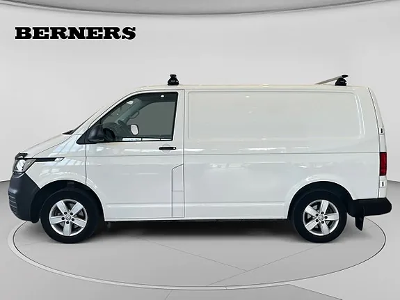 Volkswagen Transporter 2022 photo 2
