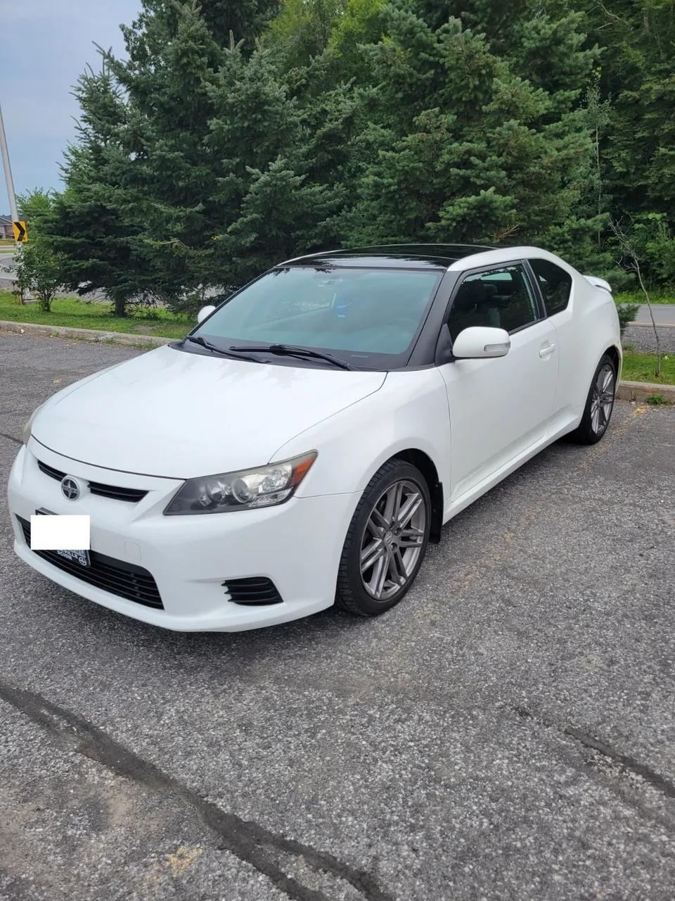 Scion Tc 2011 photo 2