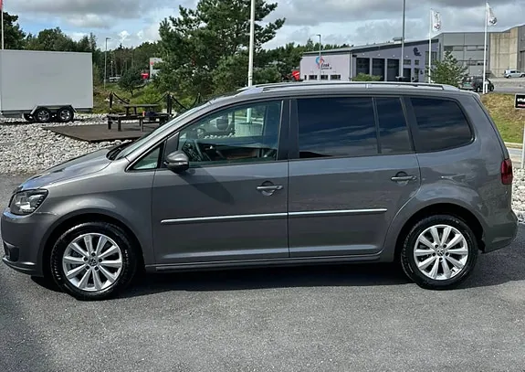 Volkswagen Touran 2012 photo 2