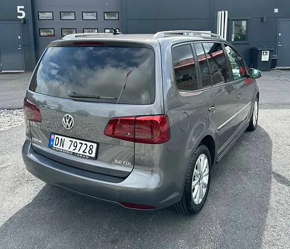 Volkswagen Touran 2012 photo 4