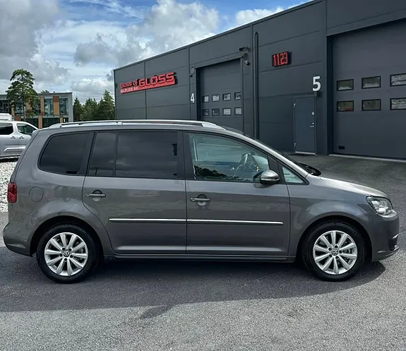 Volkswagen Touran 2012 photo 5