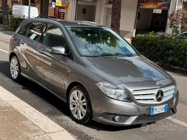Mercedes-Benz B 2012 photo 5