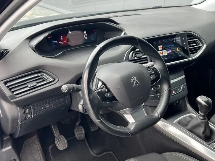 Peugeot 308 2021 photo 3