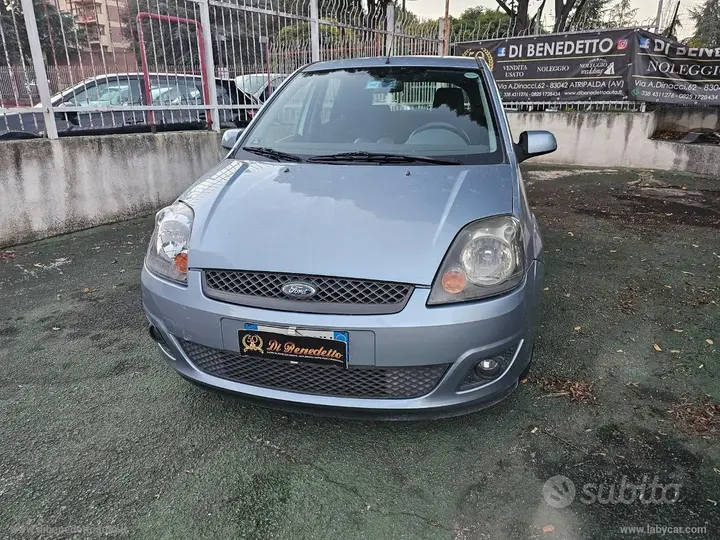 Ford Fiesta 2006 photo 2