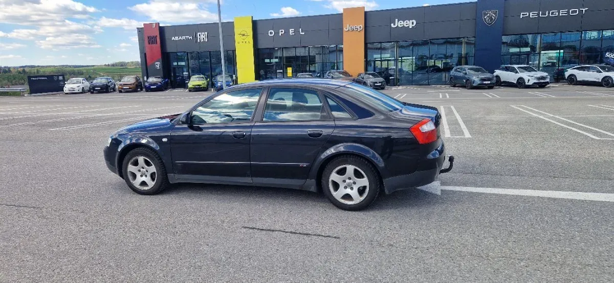 Audi A4 2003 photo 3