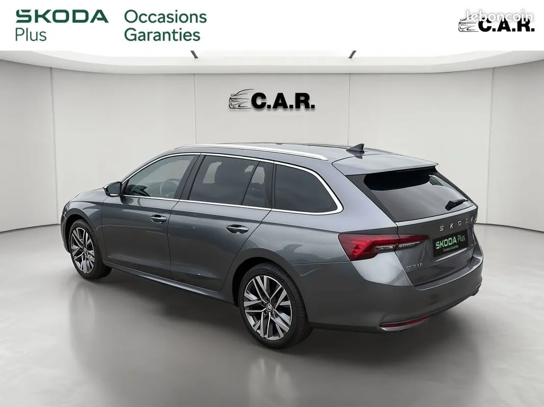 Skoda Octavia 2024 photo 3