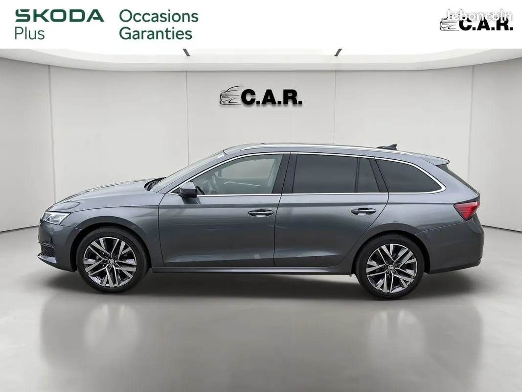 Skoda Octavia 2024 photo 2