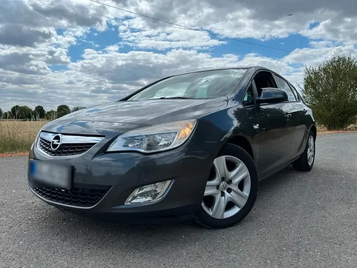 Opel Astra J