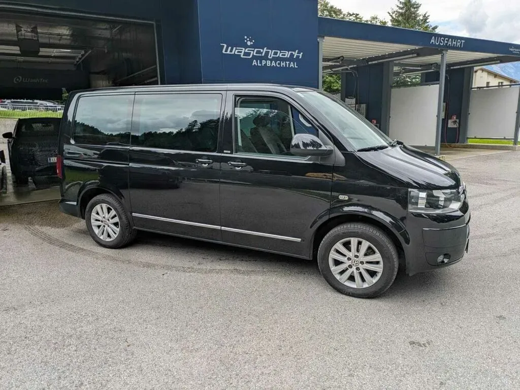 Volkswagen Multivan 2012 photo 2