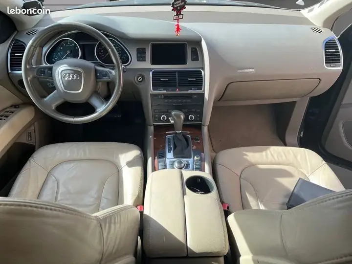 Audi Q7 2007 photo 2
