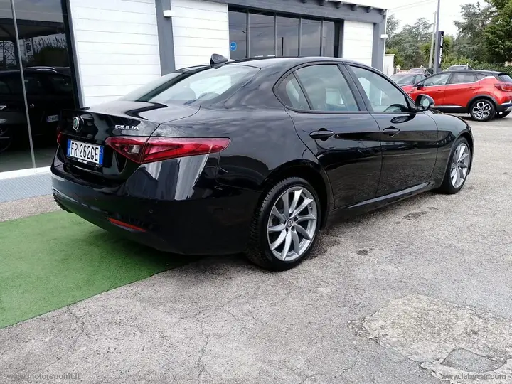 Alfa Romeo Giulia 2018 photo 3