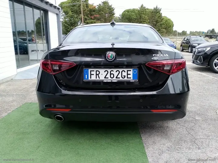 Alfa Romeo Giulia 2018 photo 4