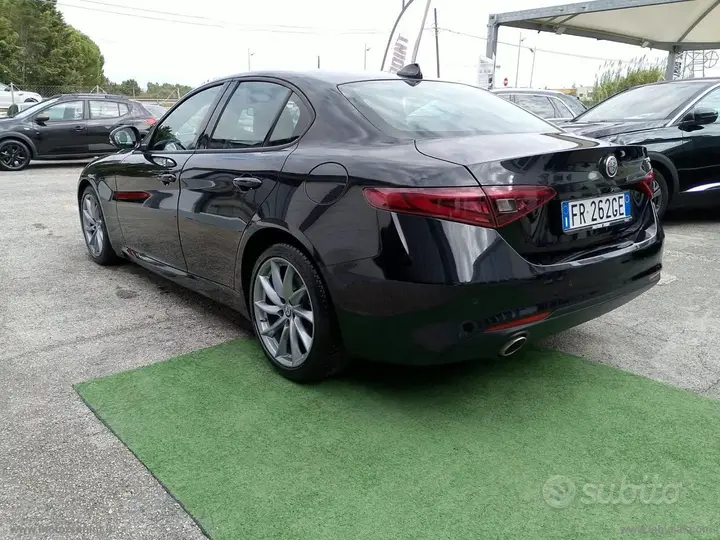 Alfa Romeo Giulia 2018 photo 5