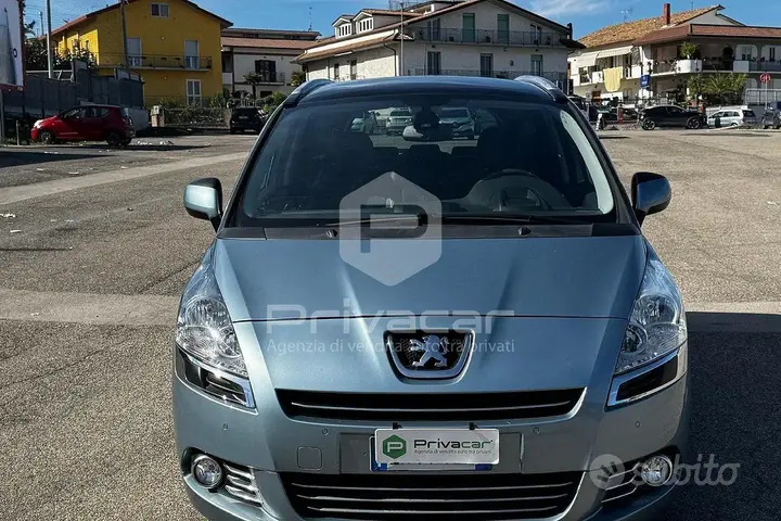 Peugeot 5008 2011 photo 2