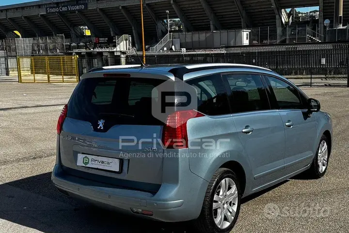 Peugeot 5008 2011 photo 5