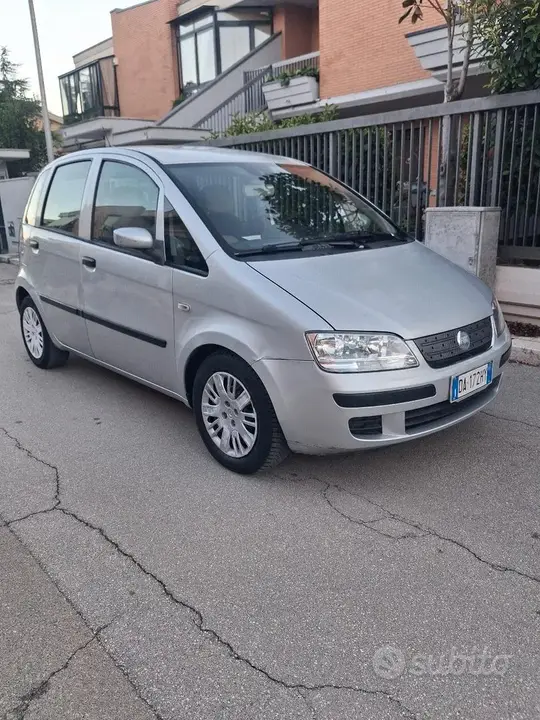 Fiat Idea 2006 photo 2