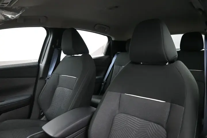 Nissan Leaf 2027 photo 4
