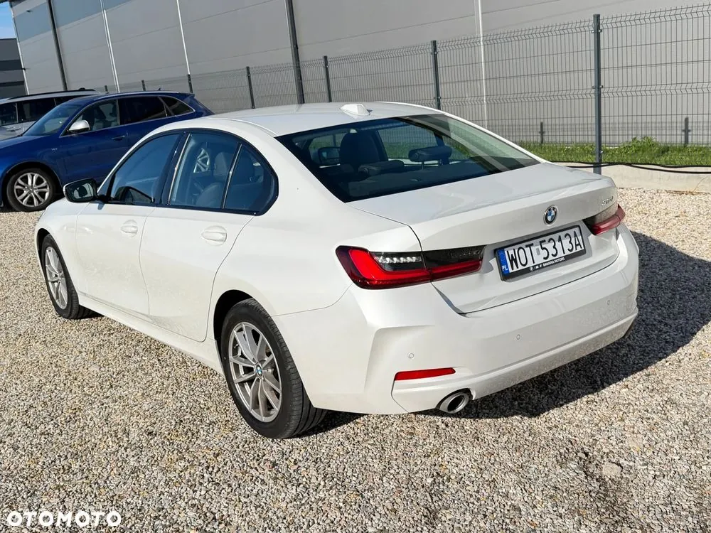 BMW 318I 2022 photo 3