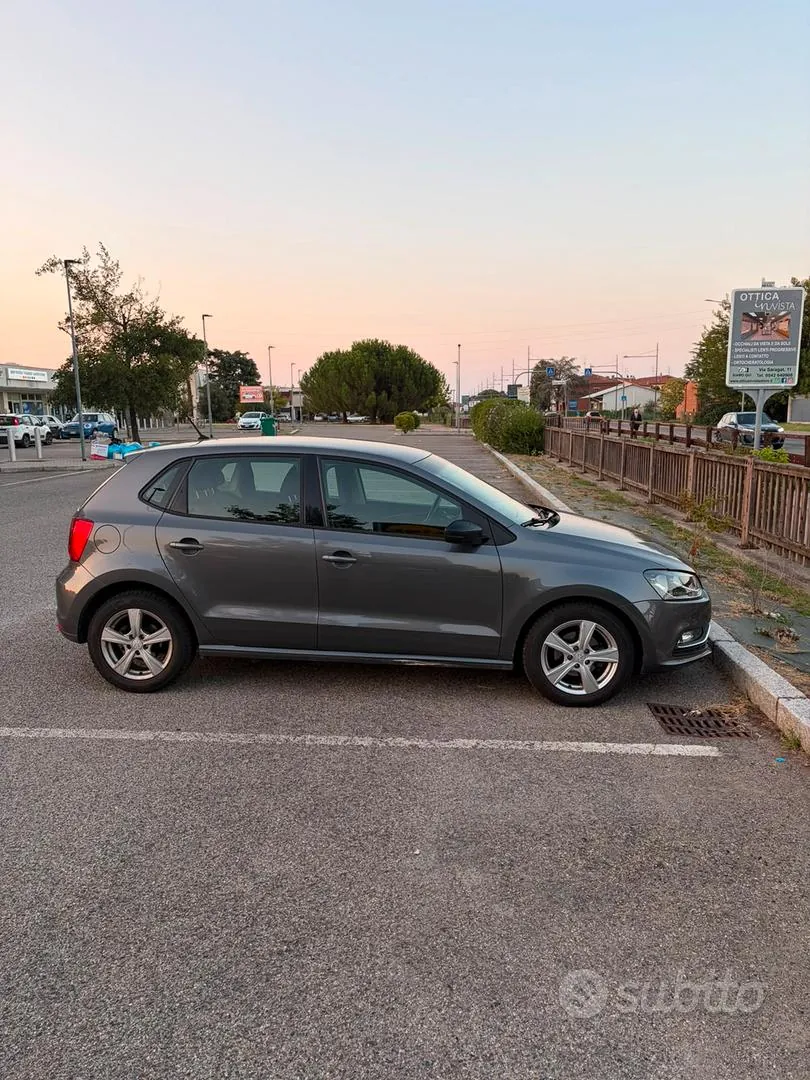 Volkswagen Polo 2016 photo 2