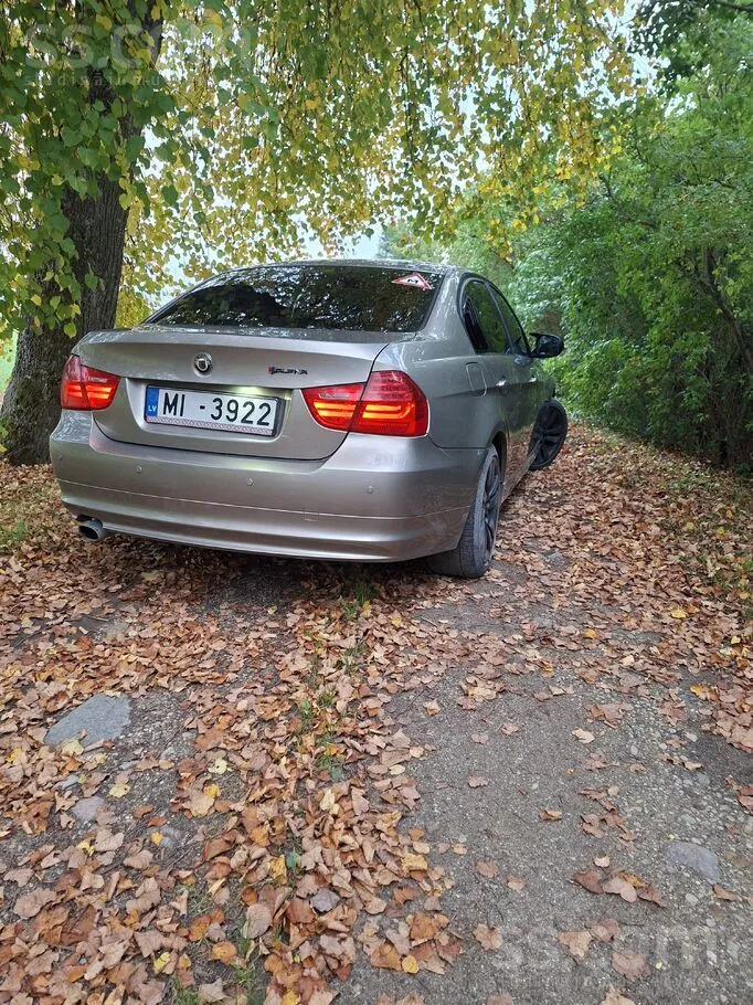 BMW E90 2009 photo 5