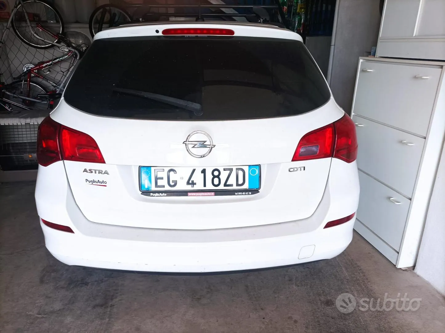 Opel Astra 2011 photo 2