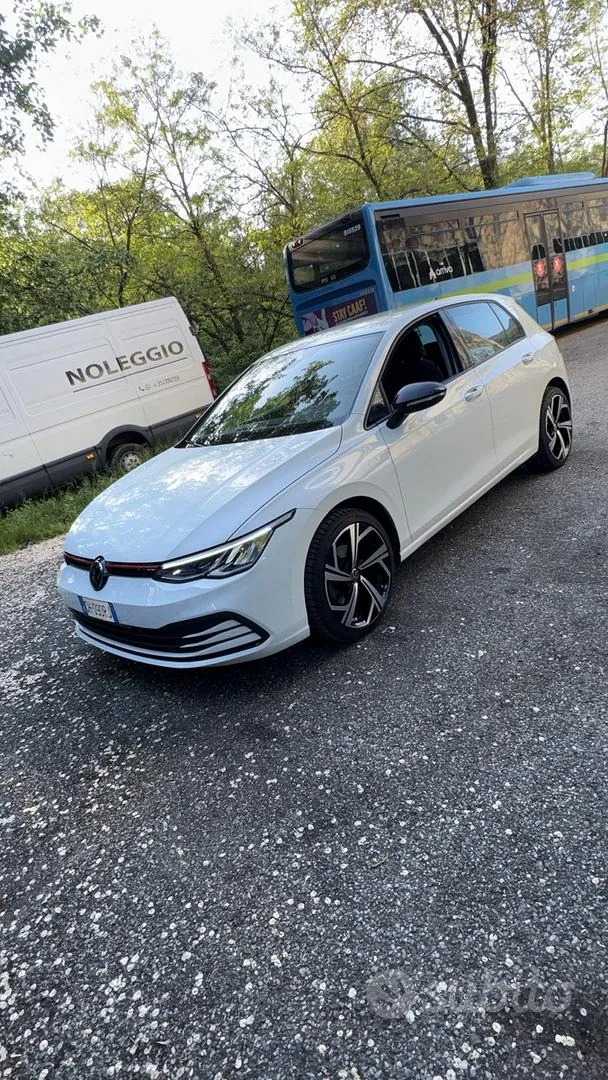 Volkswagen Golf 2022 photo 2