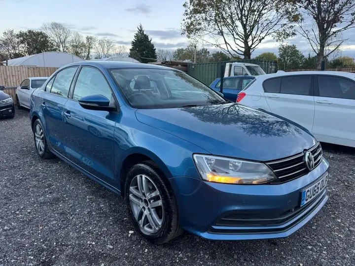 Volkswagen Jetta 2015 photo 2