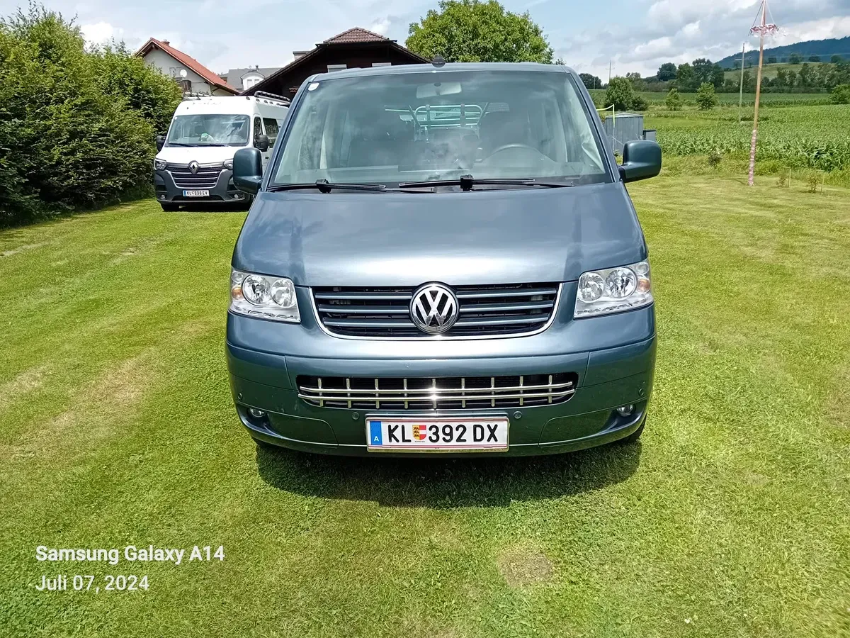 Volkswagen T5 2004 photo 2