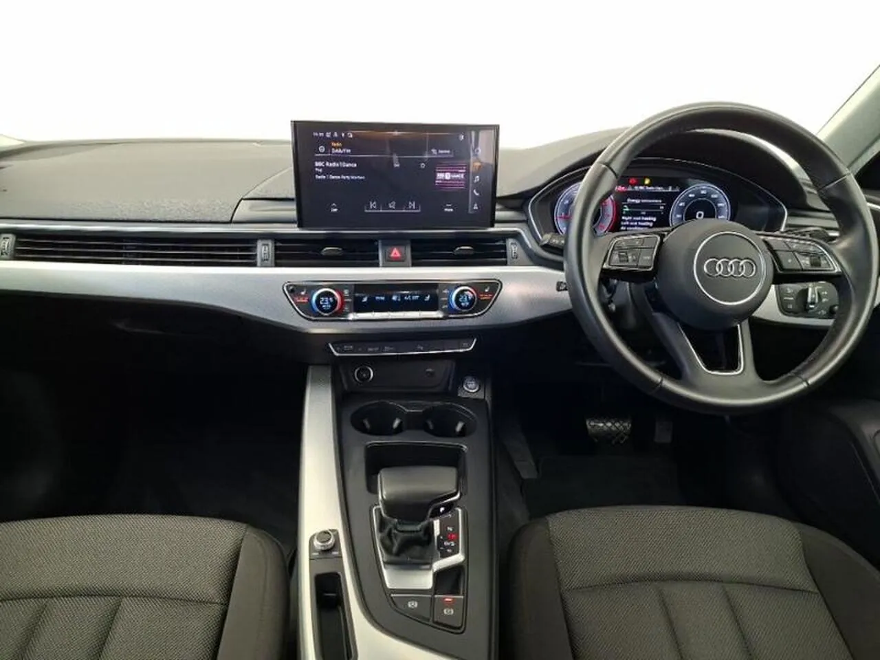 Audi A4 2022 photo 3