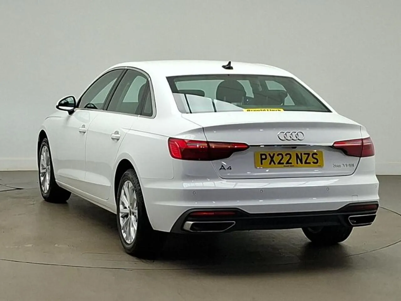 Audi A4 2022 photo 2