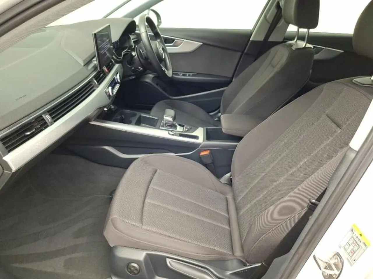 Audi A4 2022 photo 5