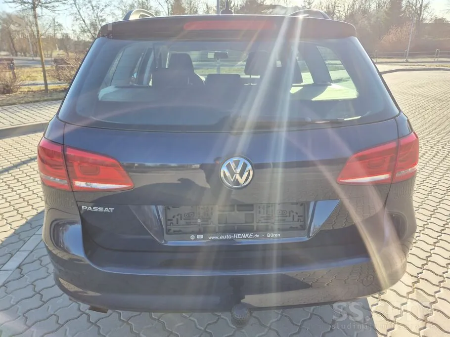 Volkswagen Passat 2011 photo 4
